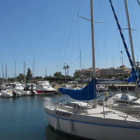 Raisin D'or, T2, Parking, Piscine Daire *