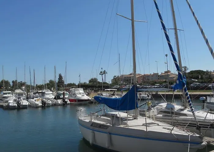 Raisin D'or, T2, Parking, Piscine Daire *